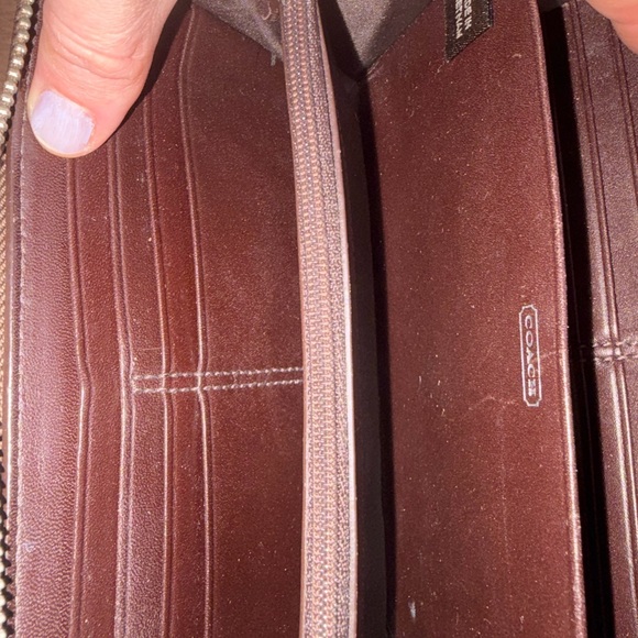 Coach Brown and Tan Signature Wallet - Picture 4 of 8